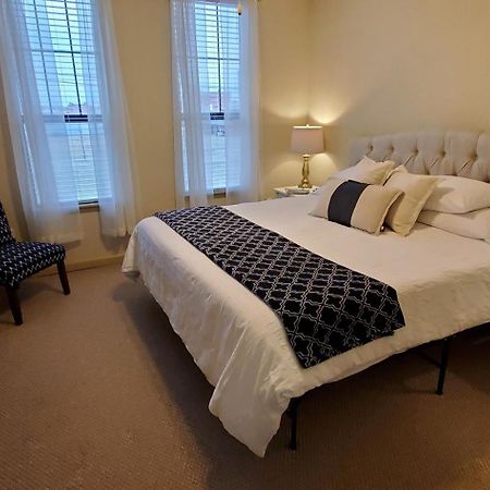 Old Fort Loft King & Queen Suites Nearest Accomodation To Marshals Museum Power Your Ev For Free! フォートスミス エクステリア 写真