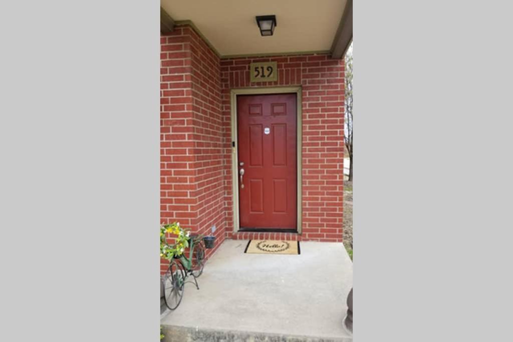 Old Fort Loft King & Queen Suites Nearest Accomodation To Marshals Museum Power Your Ev For Free! フォートスミス エクステリア 写真