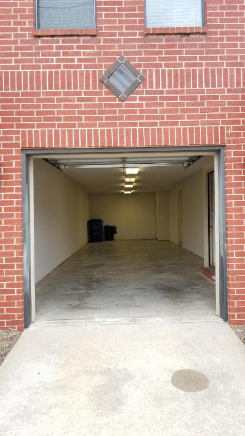 Old Fort Loft King & Queen Suites Nearest Accomodation To Marshals Museum Power Your Ev For Free! フォートスミス エクステリア 写真