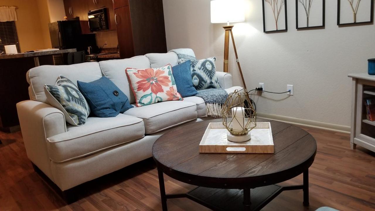 Old Fort Loft King & Queen Suites Nearest Accomodation To Marshals Museum Power Your Ev For Free! フォートスミス エクステリア 写真
