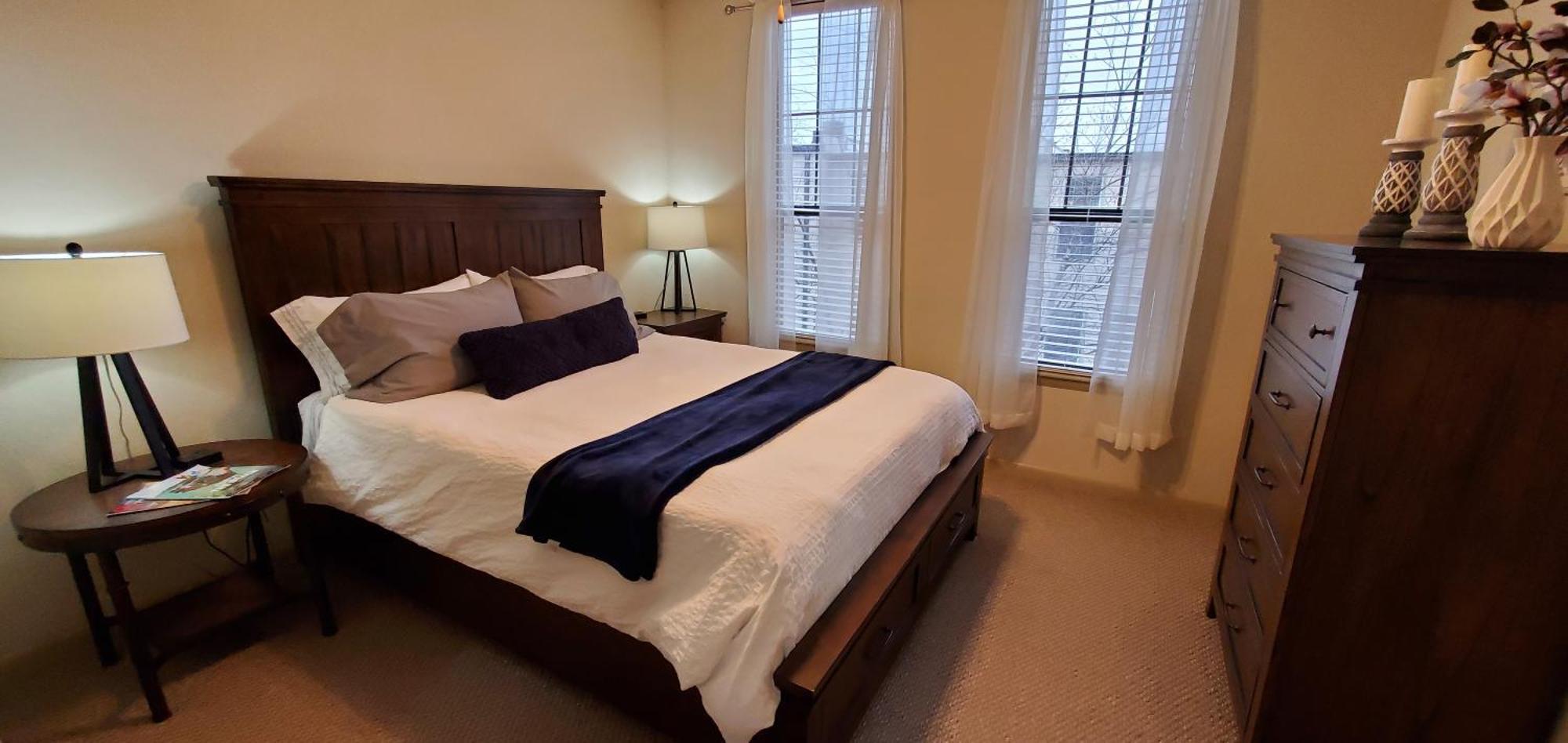 Old Fort Loft King & Queen Suites Nearest Accomodation To Marshals Museum Power Your Ev For Free! フォートスミス エクステリア 写真